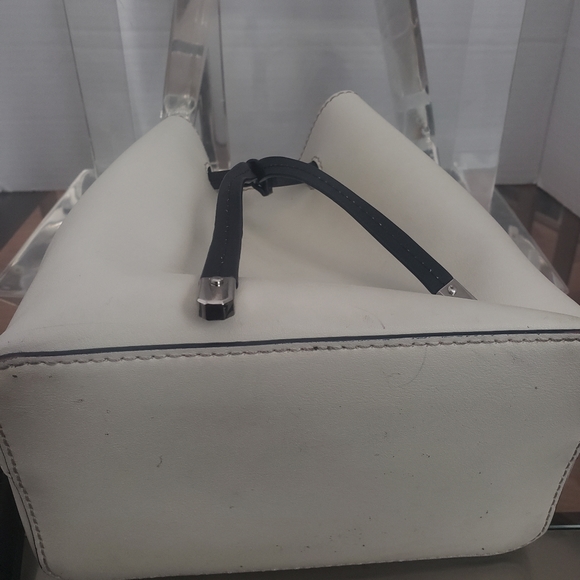 Ralph lauren white with navy bucket draw string bag - Picture 5 of 6